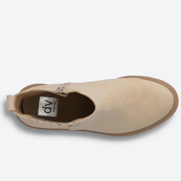 NEW DV by Dolce Vita Juliet Lug Bootie in Beige - Size 10 - Picture 4 of 13
